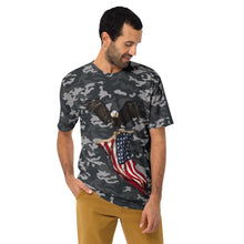 Load image into Gallery viewer, Patriotic Eagle Men&#39;s T-shirt